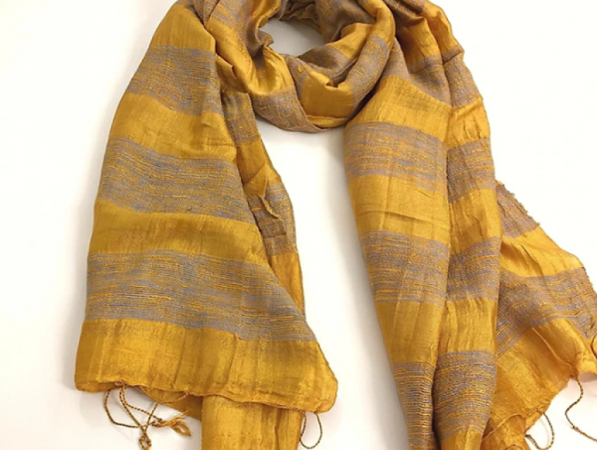 Khăn đũi tơ tằm từ làng lụa đũi Nam Cao Thái Bình