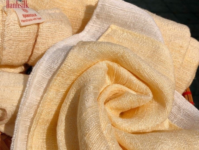 Vì sao nói khăn mặt lụa tơ tằm bảo vệ da mặt?