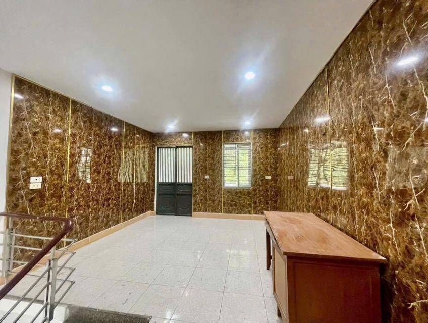 CHỈ 2,05 TỶ – NHÀ ĐẸP CHẮC CHẮN – NGÕ Ô TÔ – VỊ TRÍ KINH DOANH –