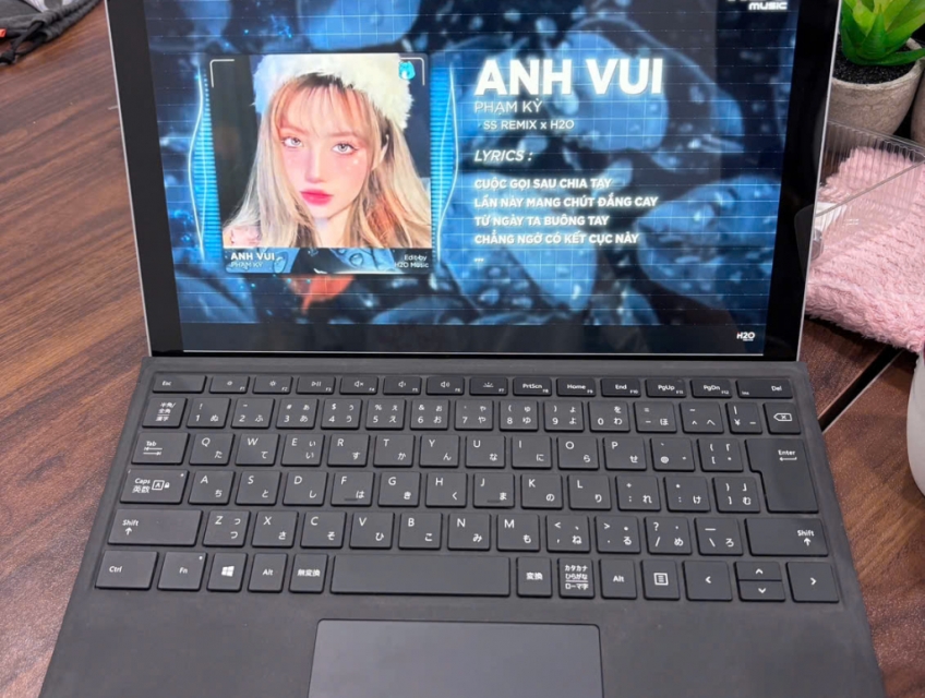 Surface Pro 5 LTE I5/8/256 màn đẹp, pin cao, giá tốt