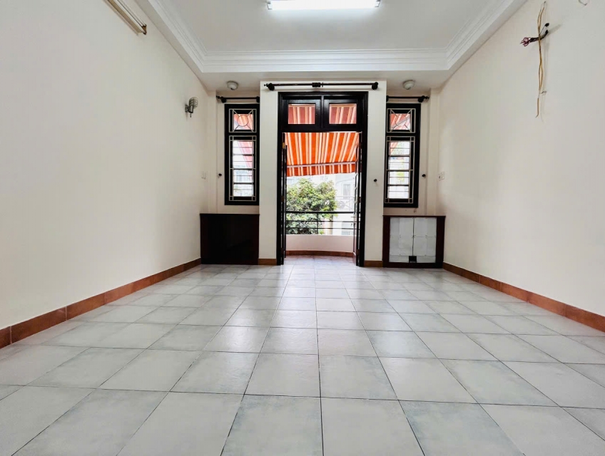 Cho Thuê Nhà Đẹp Giá Tốt - Trệt + Lửng + 3 Lầu - 87B Đặng Dung, P.Tân