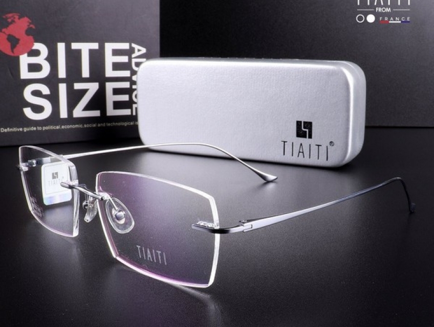 Gợi ý gọng kính titan nguyên khối gọng tăm giá chỉ 1,5tr giao hàng