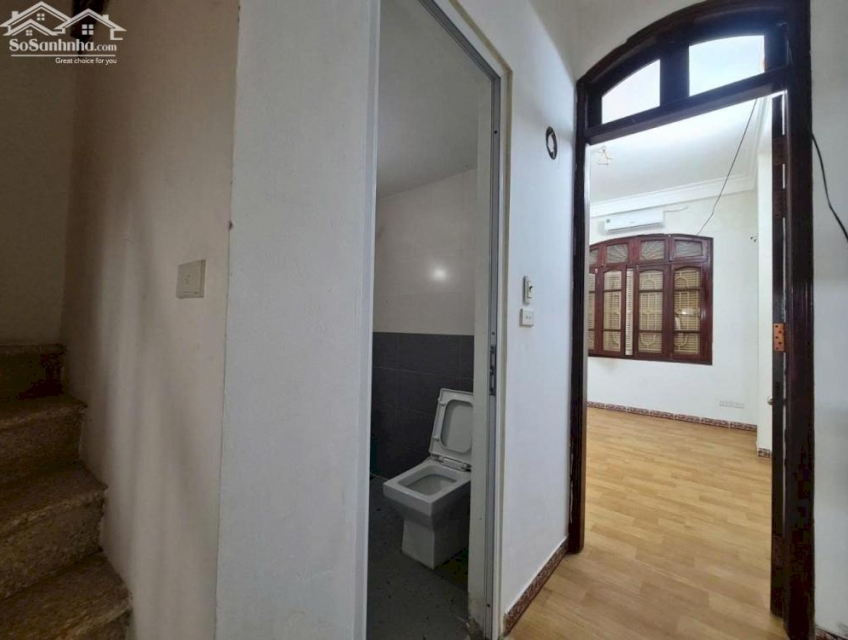 Cho thuê nhà 4 tầng,5 ngủ,4 wc ngõ 120 Trần Cung gần Bệnh viện E,Đh