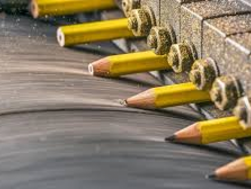 Hành Trình Sản Xuất Bút Chì: Từ Nguyên Liệu Thô Đến Quà Tặng In Logo Độc Đáo