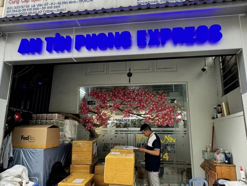 Dịch vụ gửi túi xách đi Canada - An Tín Phong