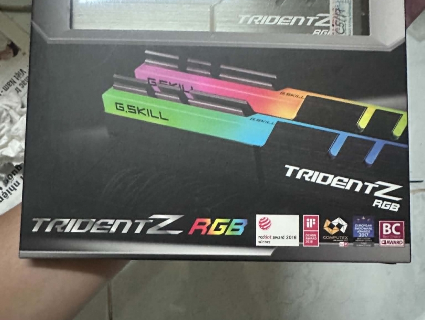 Bán RAM G.Skill Trident Z RGB DDR4 16GB CL15