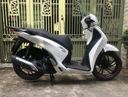 Shvn 150 Esp màu Trắng đen,xe đẹp 98%,bstp chính chủ