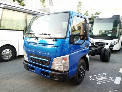 Xe tải 2.1 tấn FUSO CANTER 4.99, thùng dài, linh kiện Nhật Bản, 2018