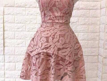 Đầm xòe cổ yếm hồng nude