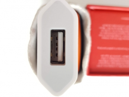 [Bán] sạc zin Iphone SE vn, sạc Nokia 8800, 6700 new 100%