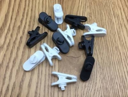 Kẹp tai nge cài áo