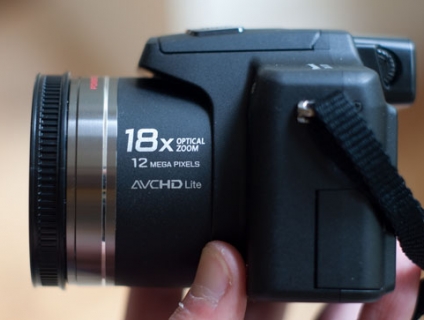 Bán Panasonic FZ35 12MP siêu zoom 18x