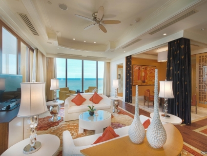 Combo 2N1D Grand Ho Tram Strip 1.050k