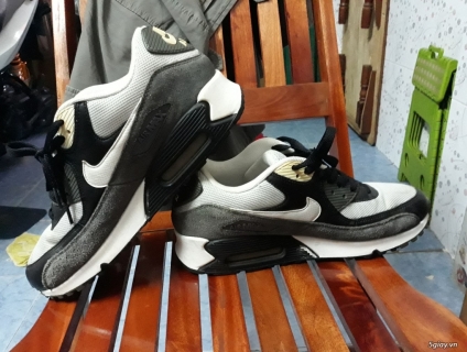 Bán 1 đôi giày Nike Air 95%