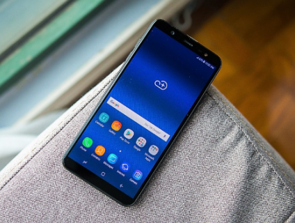 Thay màn hình Samsung J8 chính hãng giá rẻ tại TPHCM