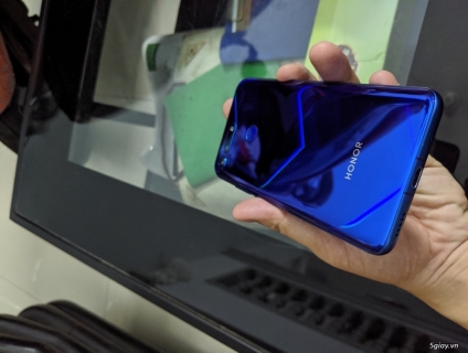 Pixel 3 not pink và honor v20 ram 8G