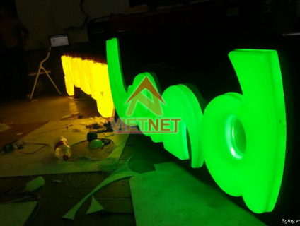 Đơn vị chuyên gia công chữ mica hút nổi chuyên nghiệp