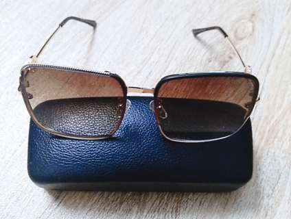 Kính mát nữ guuuu màu nâu end 23h 12/9/2019