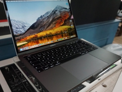 Bán Macbook Pro 2018, 13.3", full box (like new)