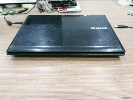 Laptop Samsung intel I5 VGA rời còn đẹp giá rẻ