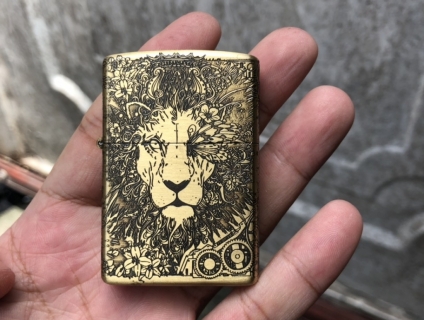 Quẹt zippo  hình sư tử  full 5 mặt end 22h59 ngày 14/9/2019