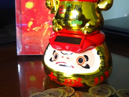 Mèo vẫy tay chạy năng lượng mặt trời cao 15cm