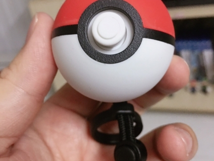 Poke ball plus và đĩa game Pokemon 99%