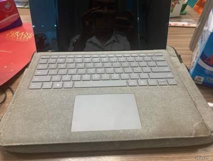 Surface laptop 1 Core i5 Ram 4gb SSD 128gb
