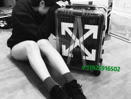 vali kéo rimowa x off white nhưa trong suốt, thời trang, cá tính