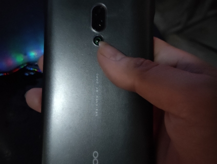 Cần ra đi Oppo reno còn 3 tháng bảo hành