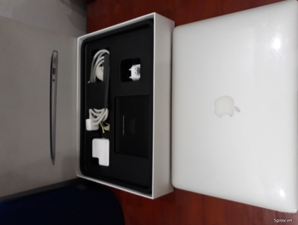 macbook air 13-inch 128GB, Core i5, HD Graphic 6000