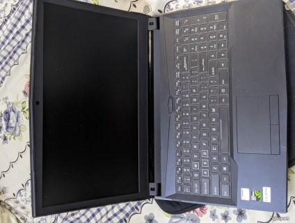 Cần bán clevo n950tp6