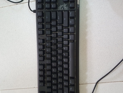 Bàn phím Fulhen M87s và Logitech G Pro chính hãng