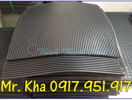 cao su xẻ rãnh chống rung - cao su tấm