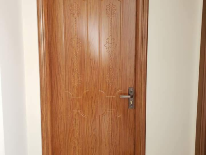 Giá cửa nhựa giả gỗ Composite bao nhiêu một bộ ? Cửa nhựa hiện đại