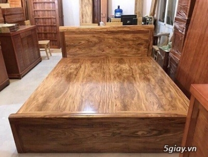 Mẫu giường ngủ tân cổ điển gỗ tự nhiên đẹp 2021