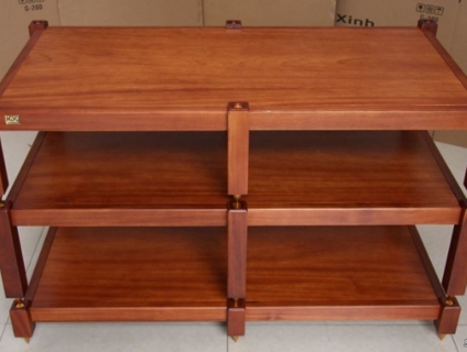 Vai trò của kệ amply gỗ G300 là gì?