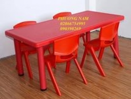 bàn nhựa mầm non cho bé