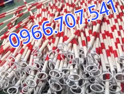 Thanh chắn ngang nối cọc tiêu