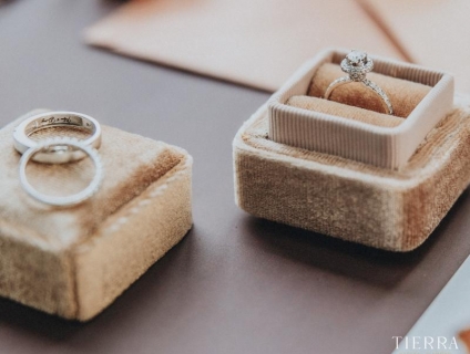 Lưu ý đeo nhẫn cưới đúng cách? Làm thế nào để bảo quản nhẫn cưới như n