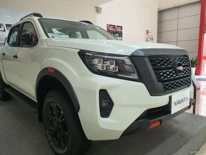 Nissan Navara 2022. Sẵn xe giao ngay