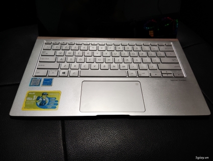 Asus 2018 ZenBook UX433F laptop 14 inch nhỏ nhất thế giới