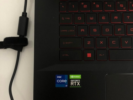 MSI GF76 11UC-096VN I7-11800H/8GB/512GB/VGA 4GB RTX3050/17.3 144HZ