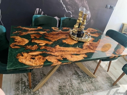 Bàn gỗ epoxy màu xanh ngọc