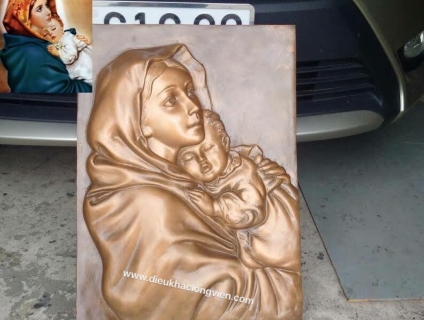 phù điêu chân dung Chúa chịu nạn, phù điêu đức mẹ bồng Chúa