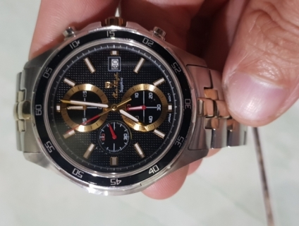 Cần bán đồng hồ như hình, xài rất tốt