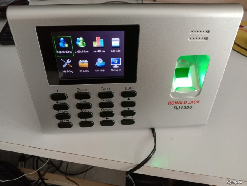 cần bán : thanh lý máy chấm công RJ1200