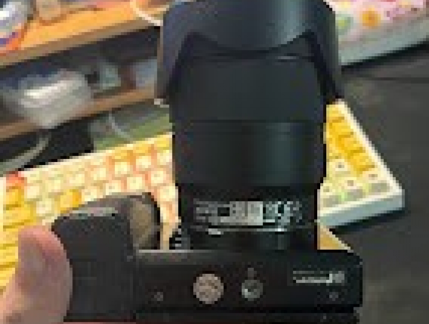 Cần bán bộ máy ảnh a6000 và lens 18-135 f3.5-5.6