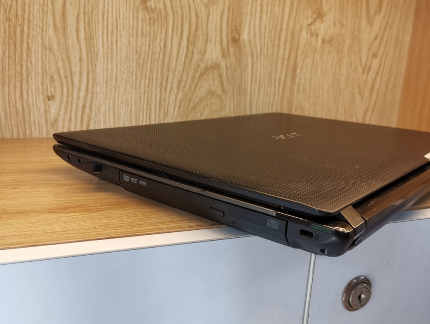 Acer 4570, I3-2310M,Ram 4G, 320G HDD,14"HD