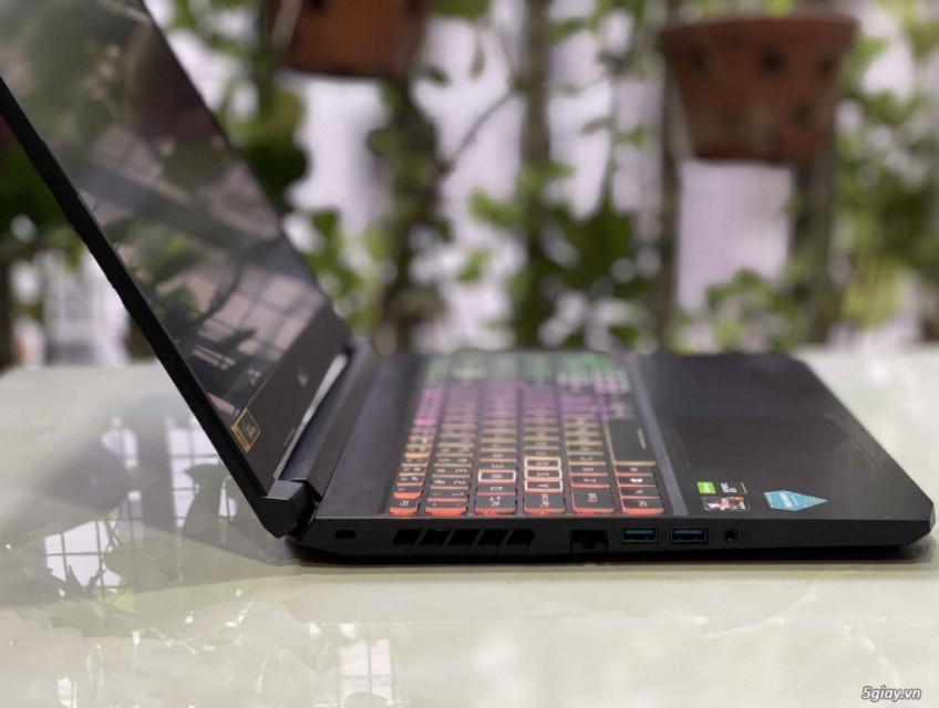 Nitro 5 Ryzen 7-5800H Ram 16GB SSD 512GB GTX 3060 FHD 144Hz